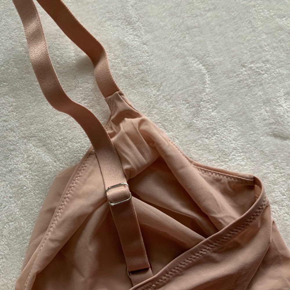 HANRO Smooth Illusion Soft Cup Bra - Picture 7 of 13
